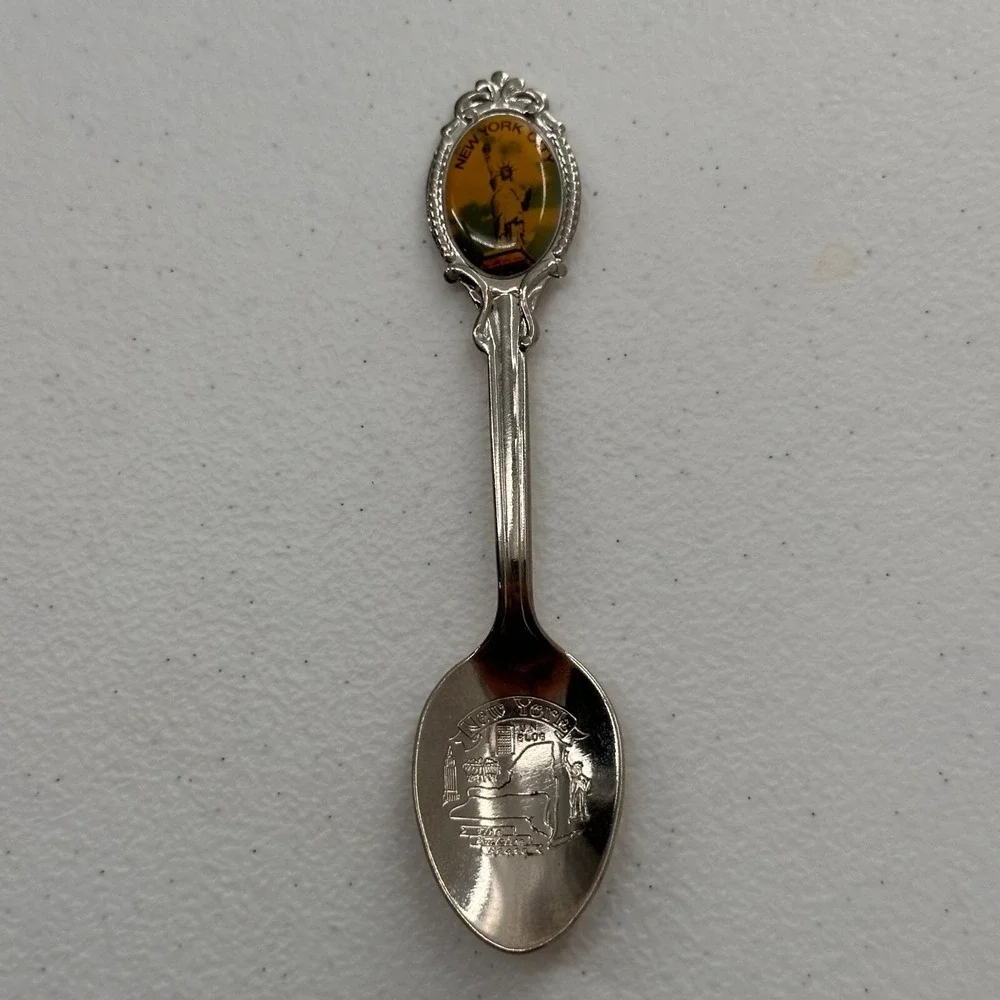 Set Of 2 Silver Plated Collectible Spoons Disney New York City‎ Souvenir liberty